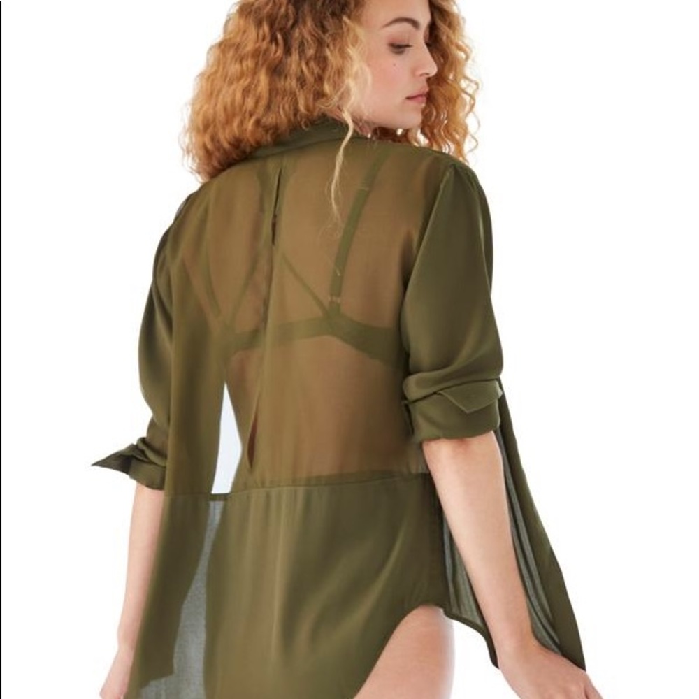 NWT Telltale Sheer Open Back Shirt